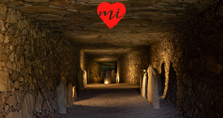 Entramos en el Dolmen del Toriuelo