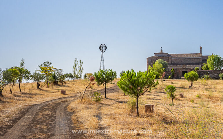 Tesoros ocultos de la Baja Extremadura  Ermita de San Benito  Montemoln