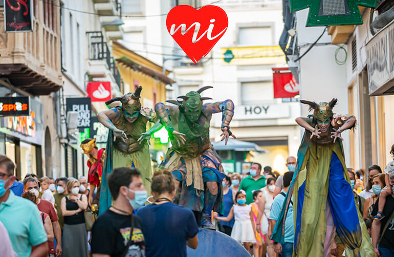 Hermes y el Viga de los 100 ojos de ZTeatro