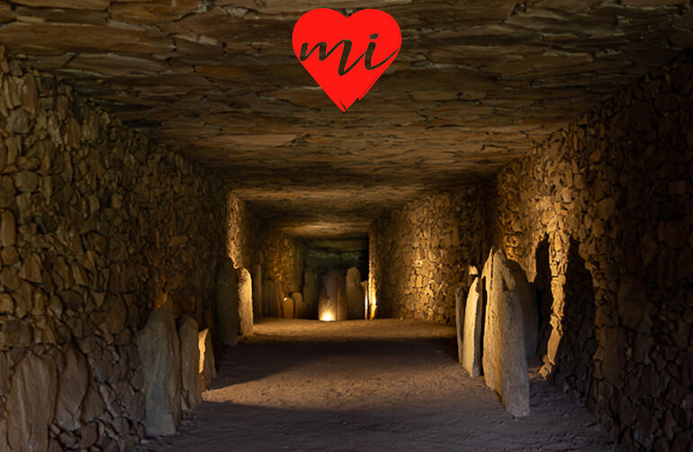 Entramos en el Dolmen del Toriuelo