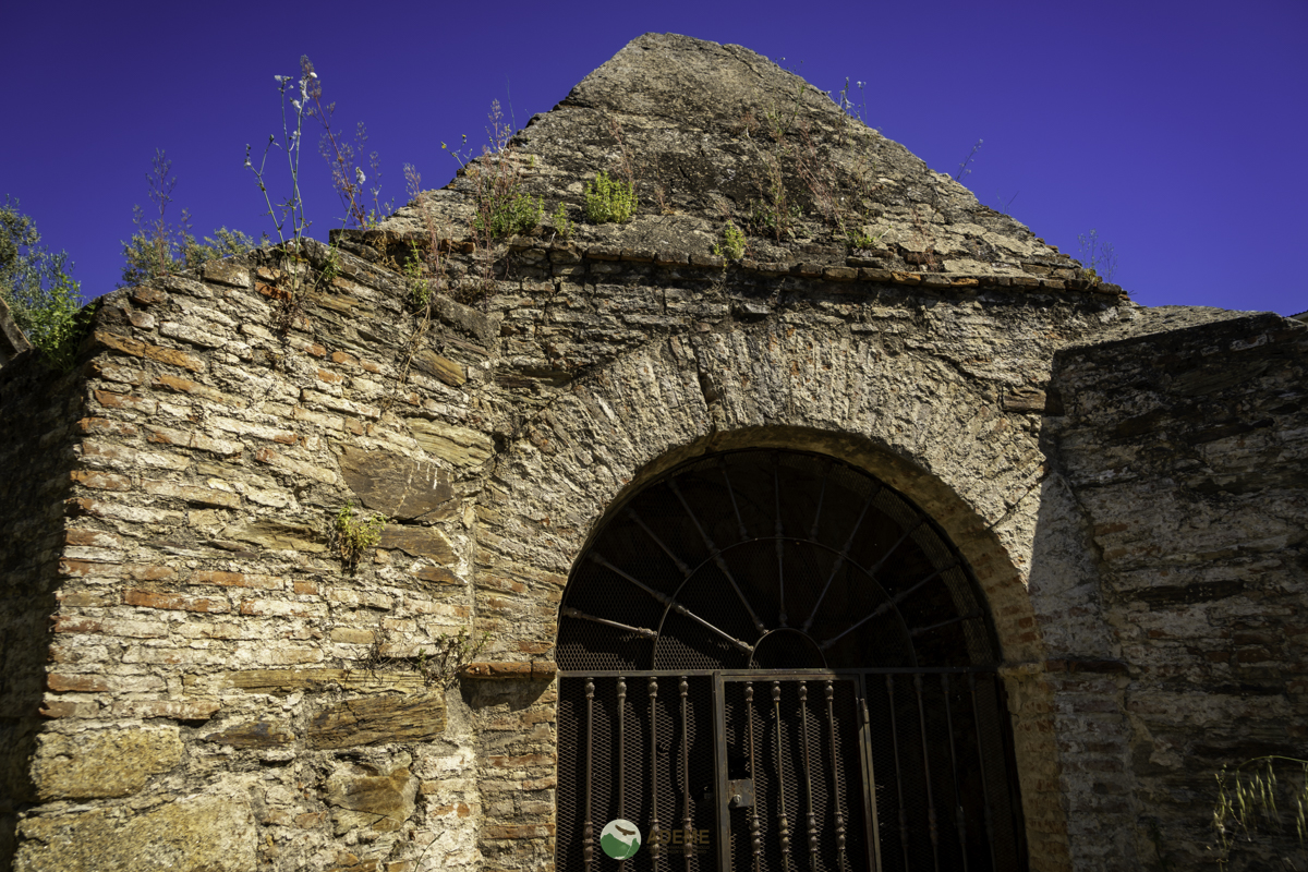 cuatro fuentes y una cascada
