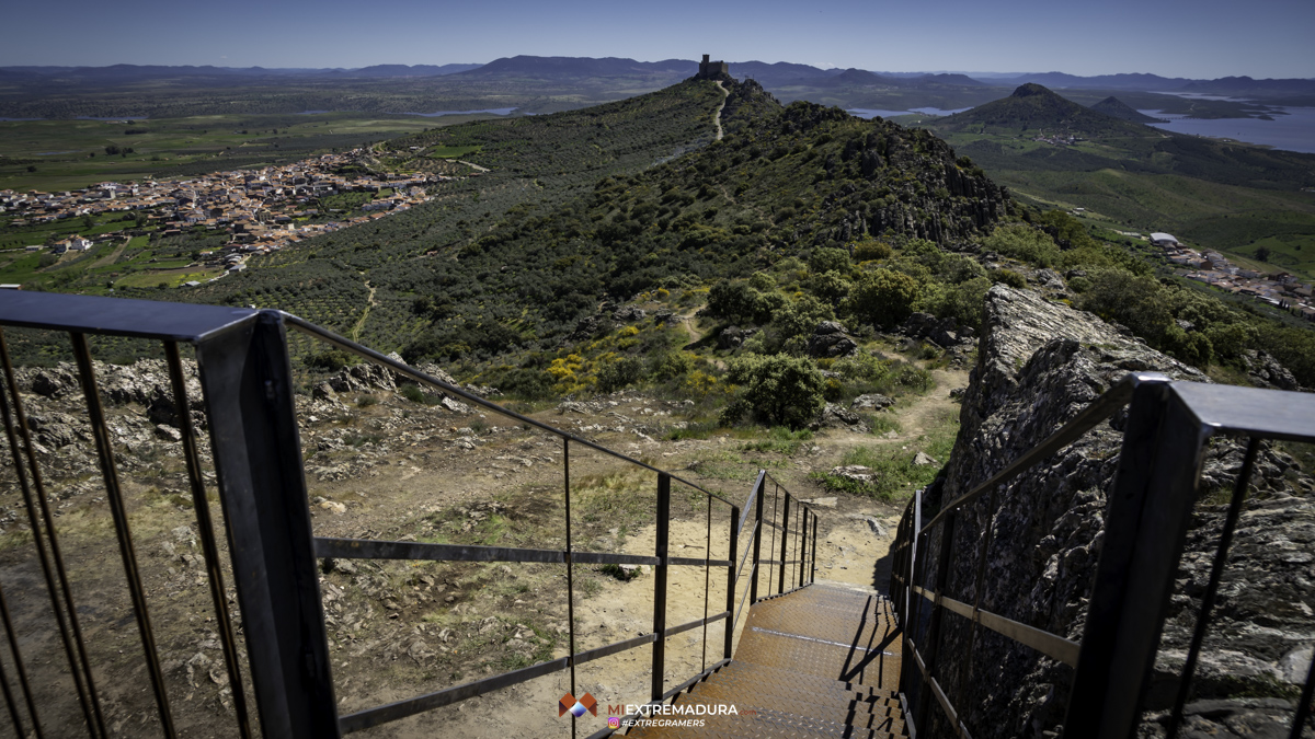 tan alto como la luna