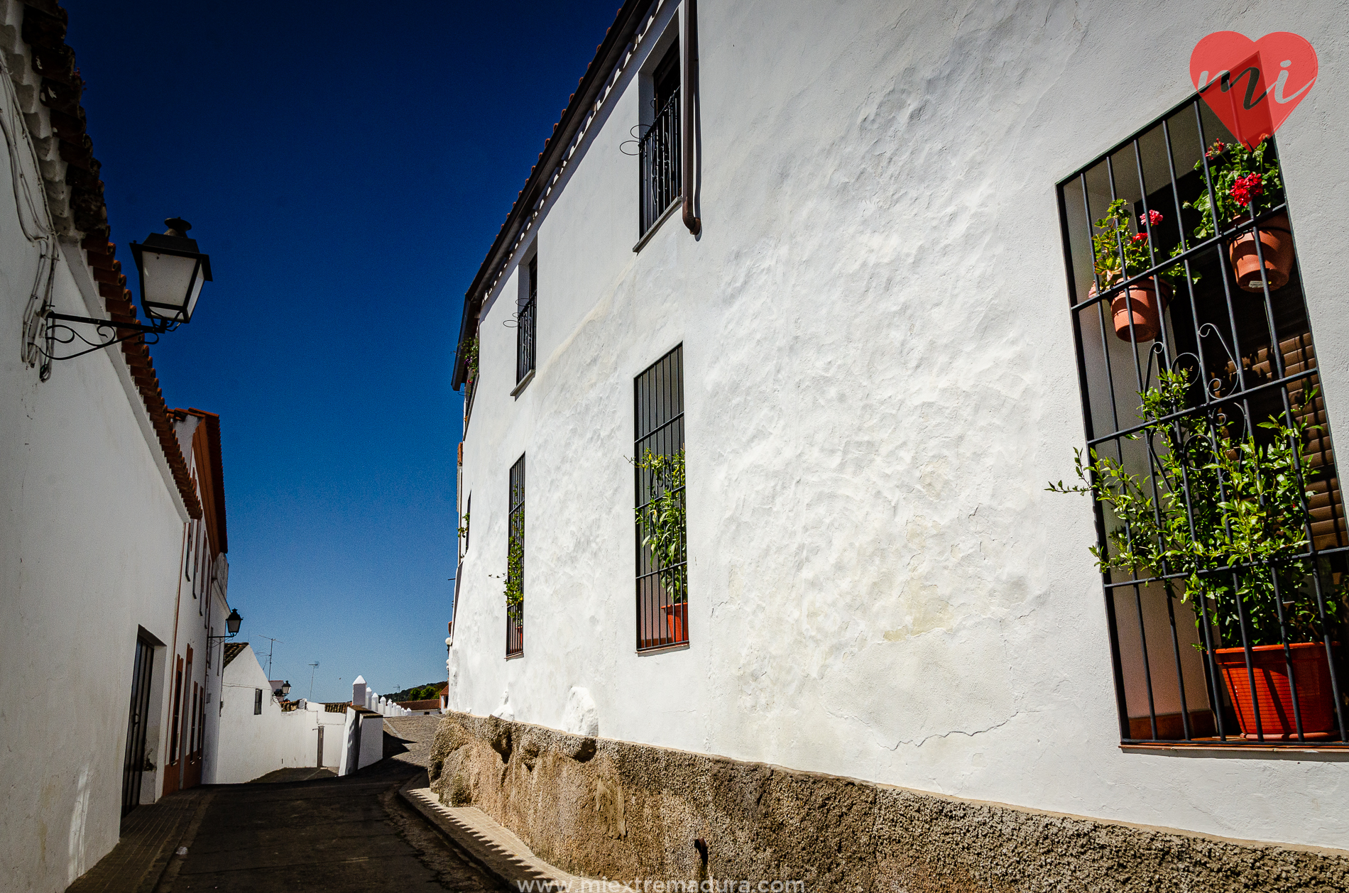 Burguillos-del-cerro, patrimonio natural e histórico