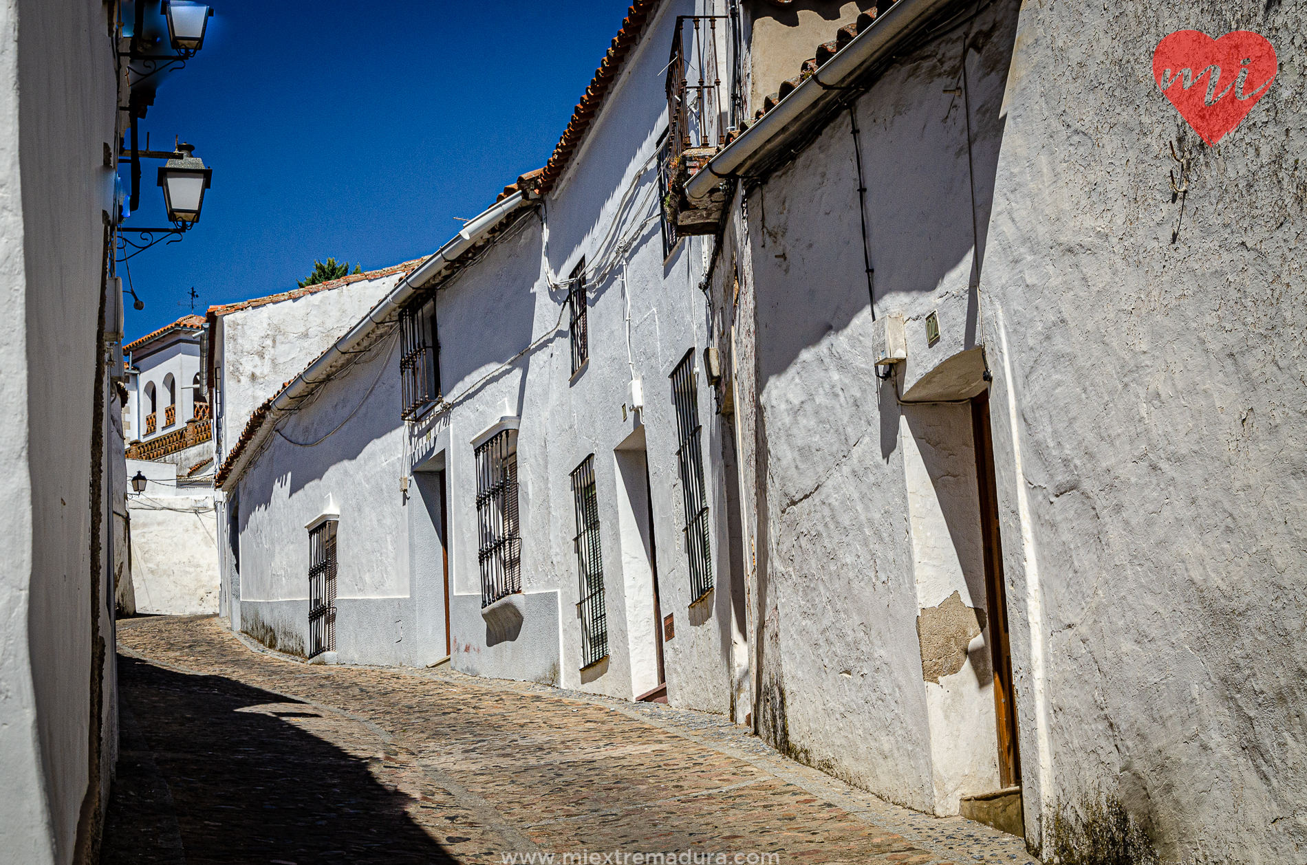 Burguillos-del-cerro, patrimonio natural e histórico