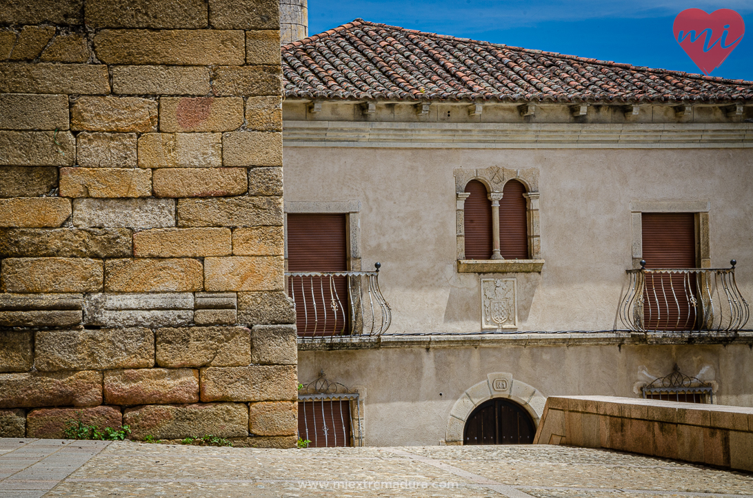 Hoyos-gata-caceres