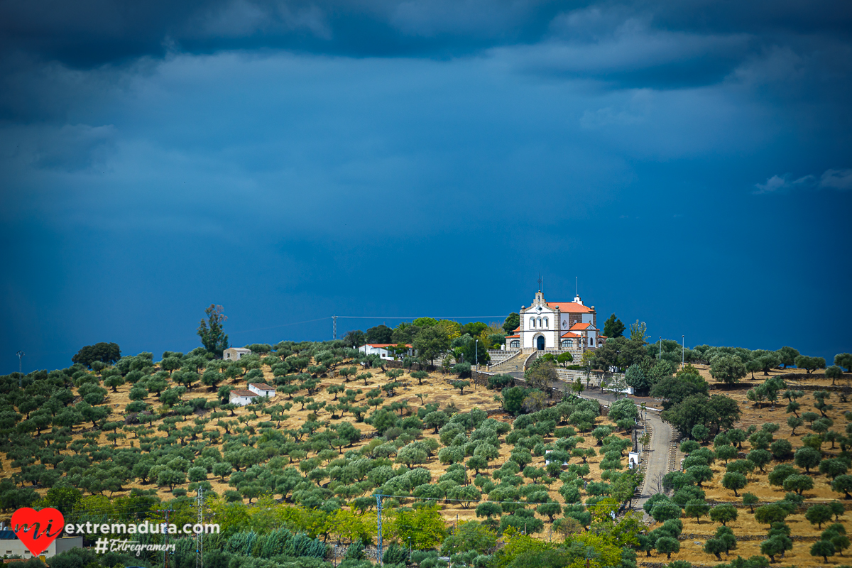 Valencia de Alcántara, un paseo con las nubes