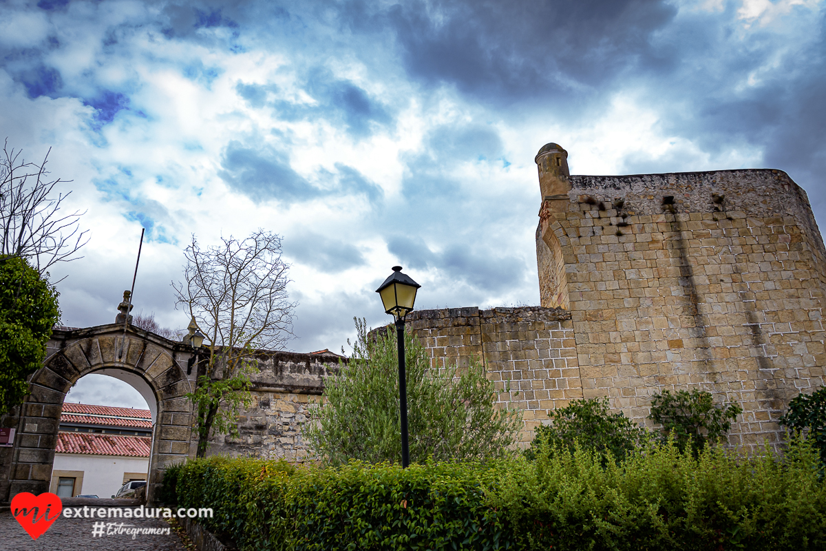 Valencia de Alcántara, un paseo con las nubes