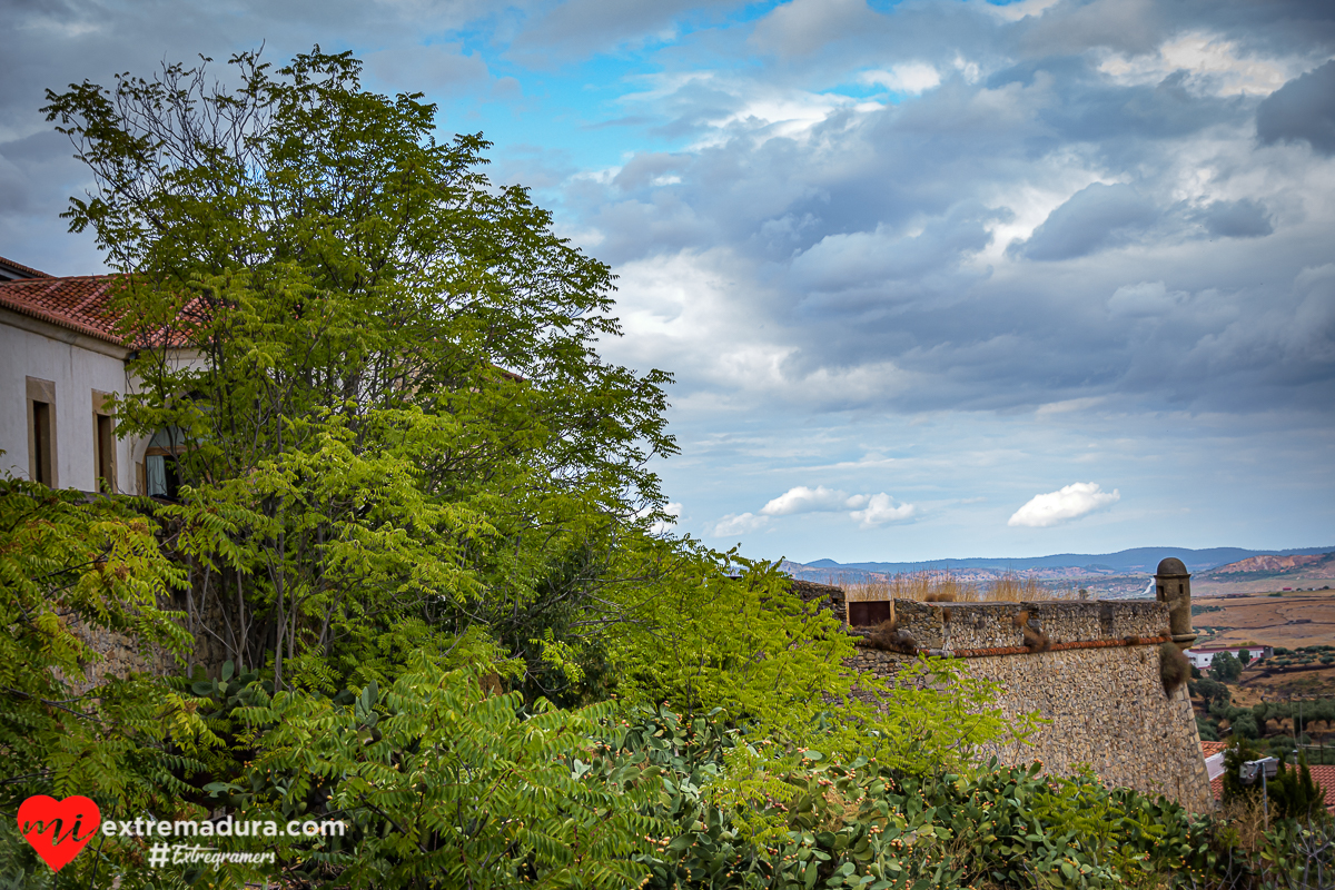 Valencia de Alcántara, un paseo con las nubes