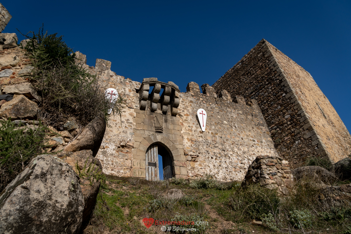 castillo de Burguillos del Cerro