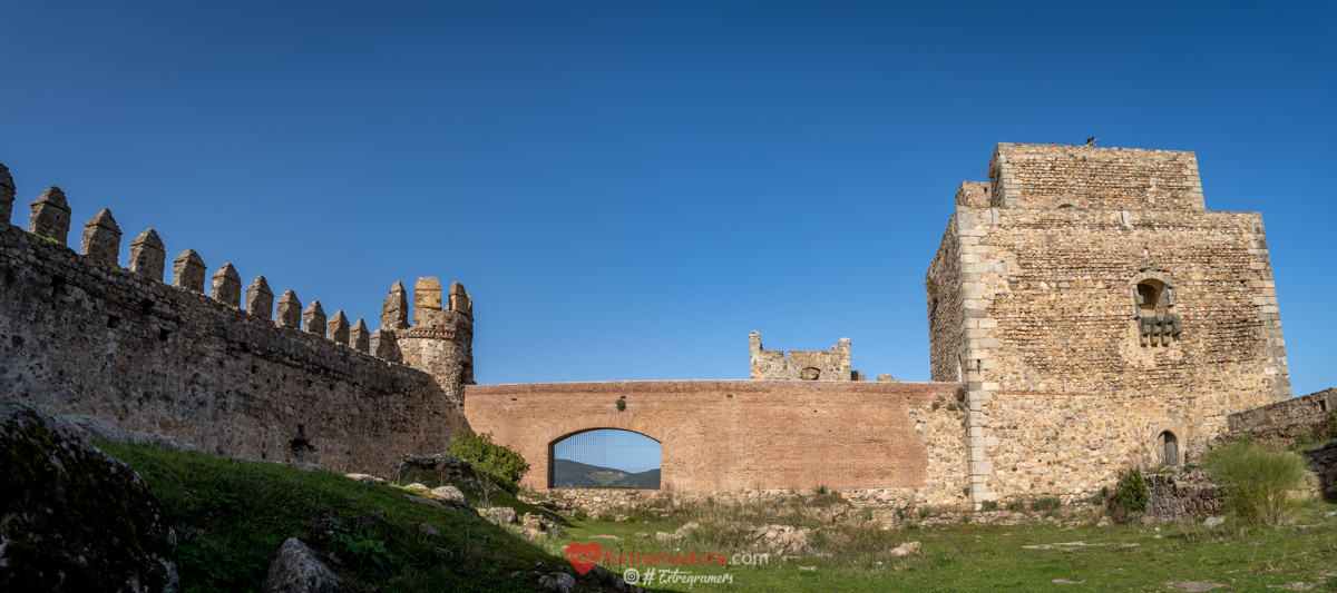 castillo de Burguillos del Cerro