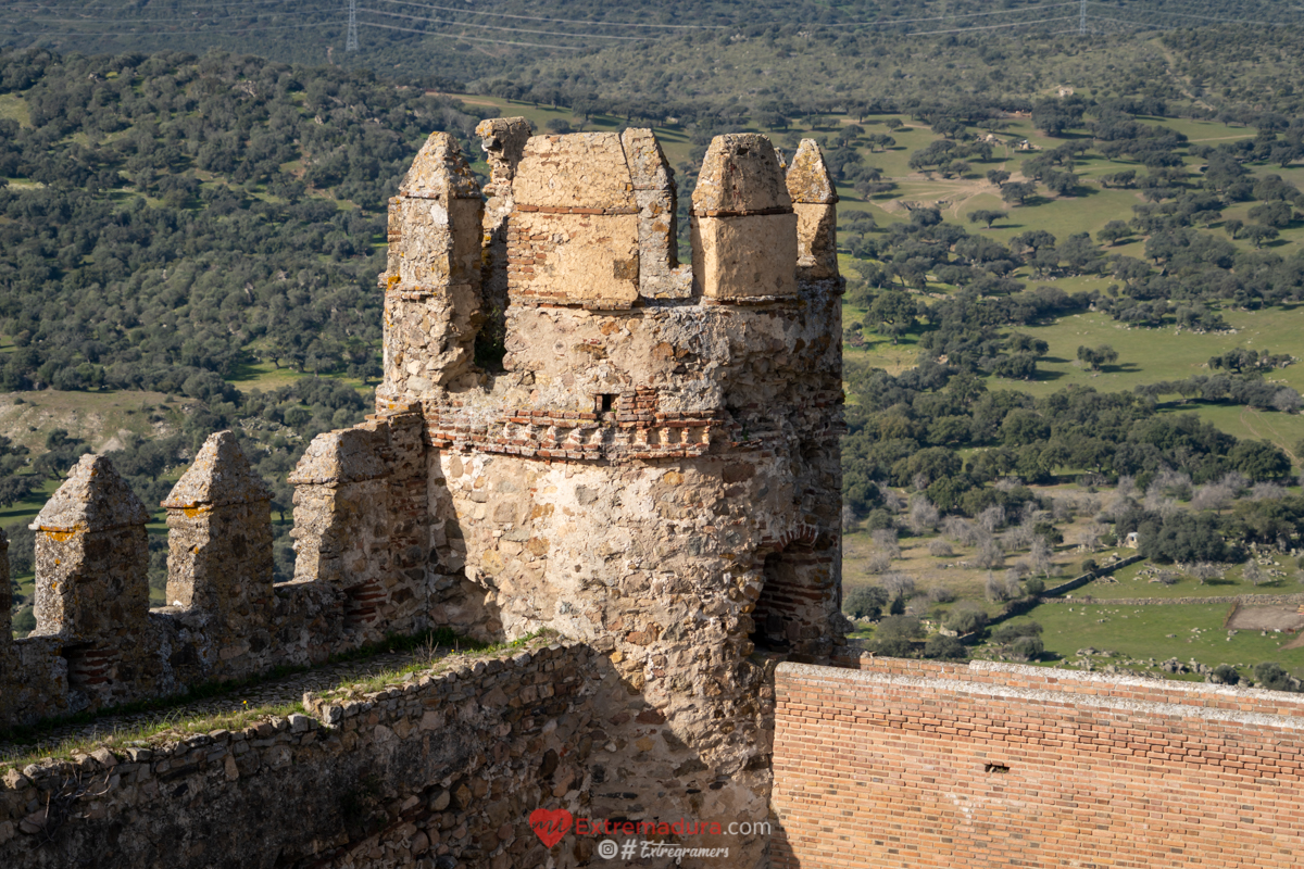 castillo de Burguillos del Cerro