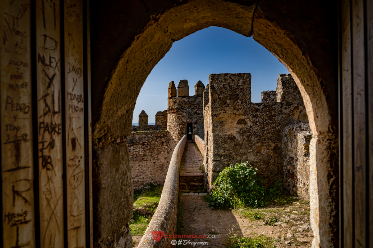 castillo de Burguillos del Cerro